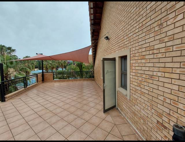 258M² OFFICE TO LET IN FOURWAYS
